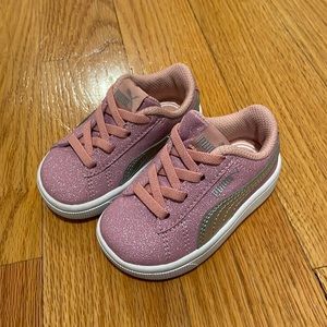 Little girls Puma sneakers